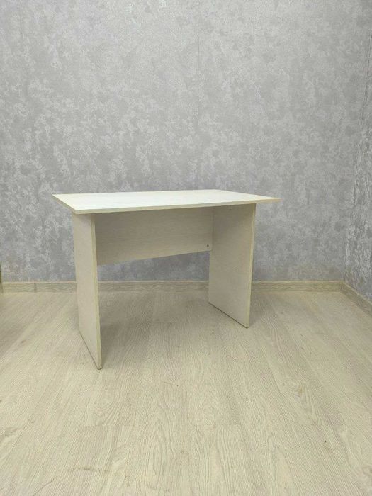 Письменные столы. Подарок. Рабочий, офисный. Компьютерный для офиса