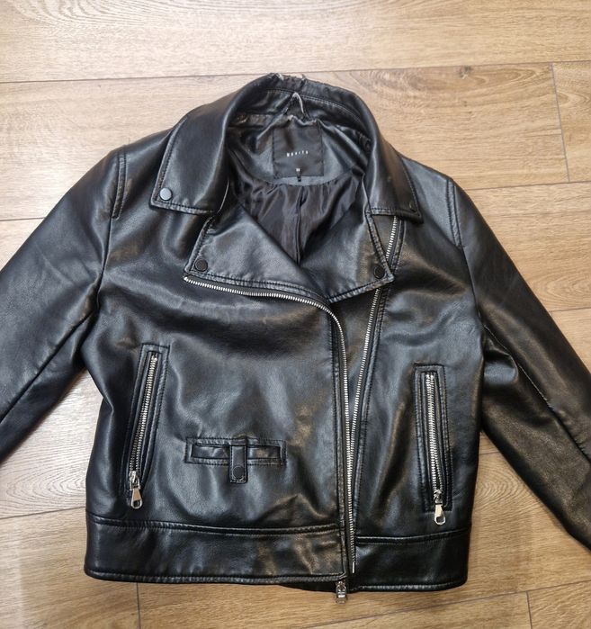 Черно кожено яке