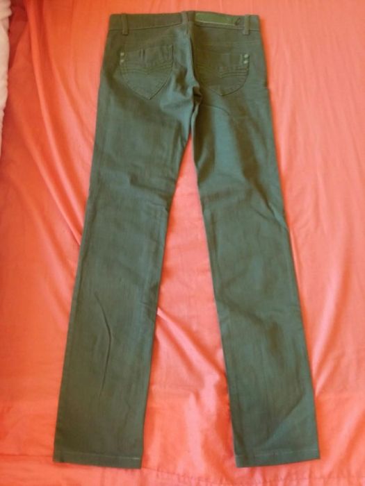 Blugi dama, unii dintre ei sunt noi