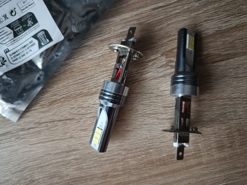 Set 2 becuri led h1