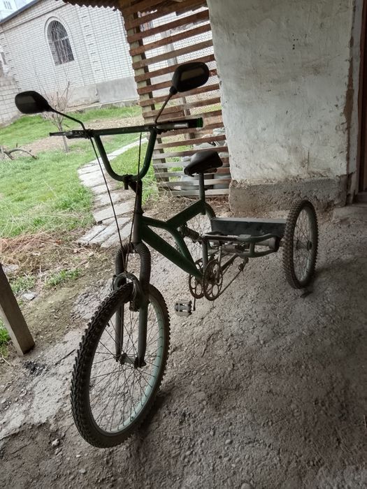 Велосипед трёхколёсный