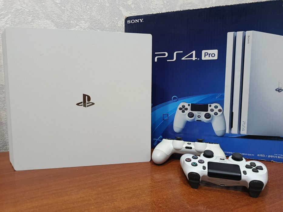 Playstation 4 Pro с гарантий на 1 год