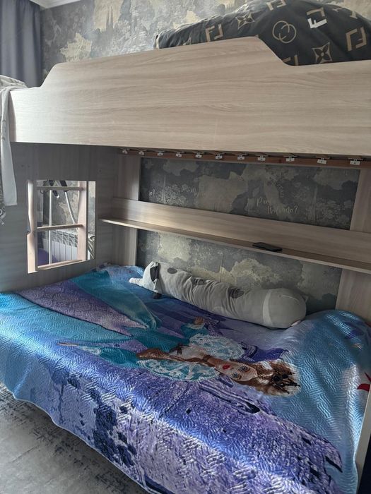 Детский гарнитур с двухъярусной диван-кроватью