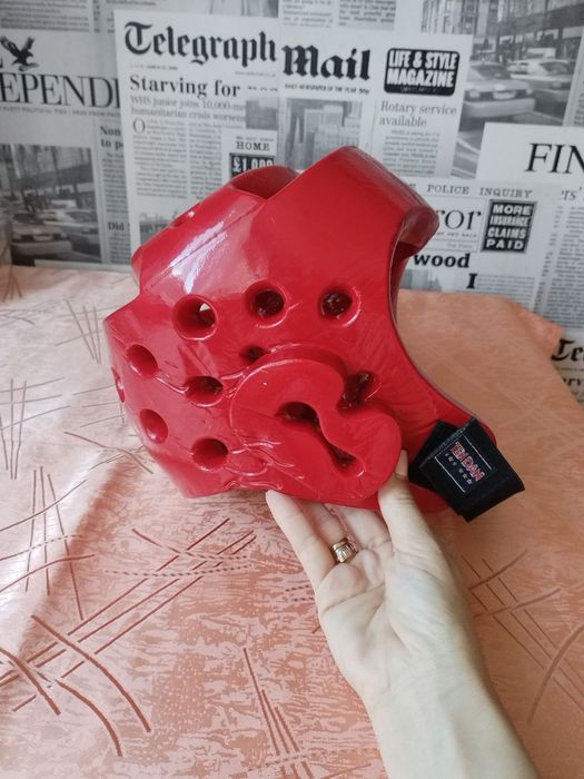 Протектори, каска и добок