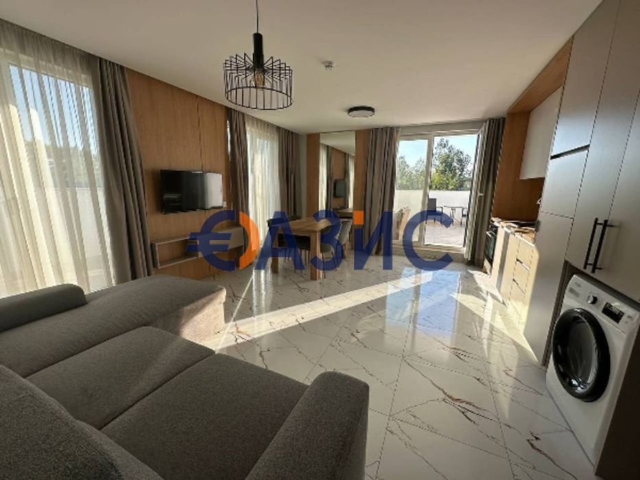 Голям двустаен апартамент с просторна веранда, Слънчев Бряг,154 000