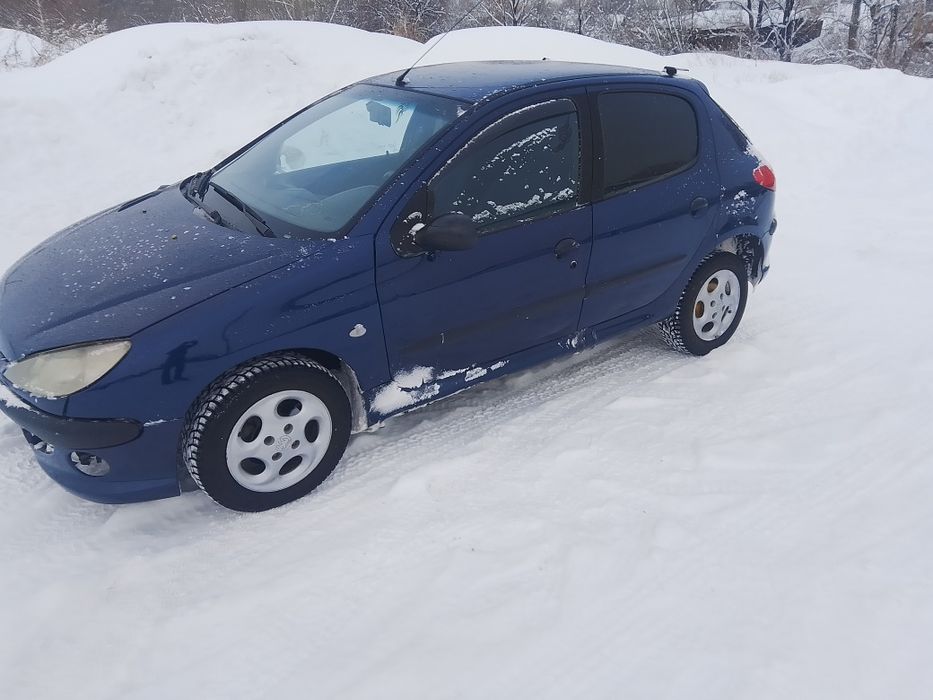 Автомобиль Пежо 206