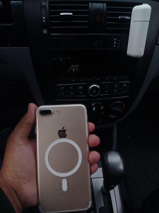 Iphone 7 plus 32 usileniy