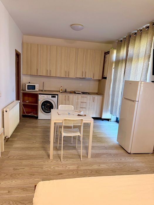 Piata giulesti închiriez garsoniera