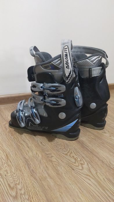 Продам горнолыжные ботинки