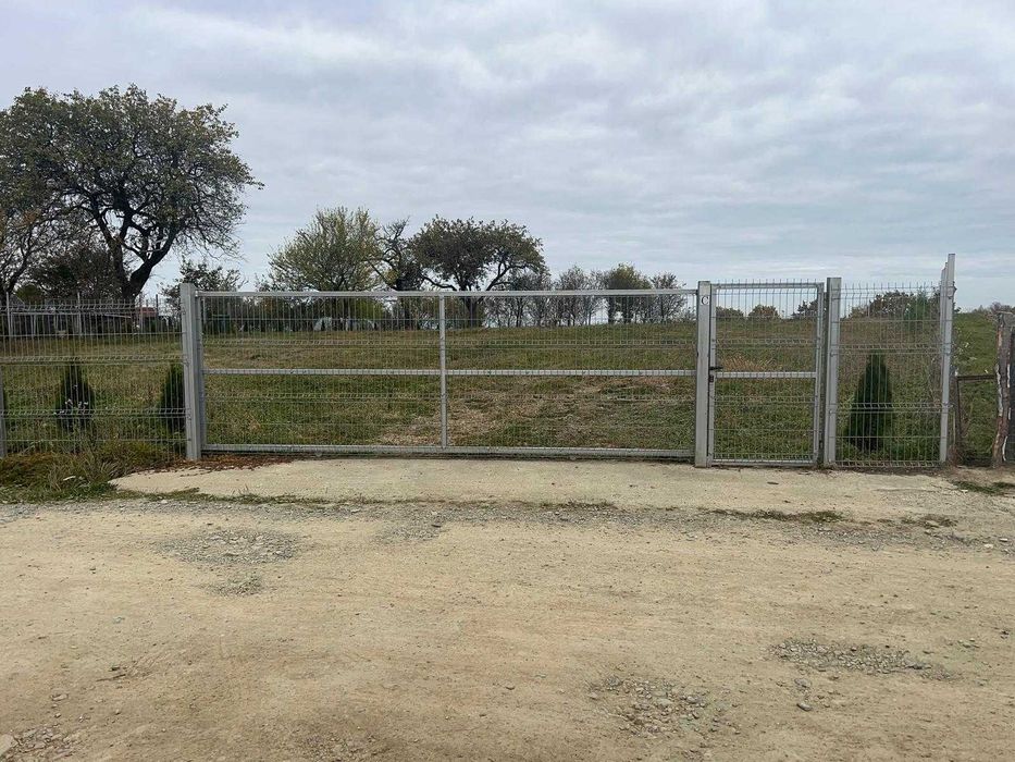 Vând teren intravilan în comuna Căpușu Mare