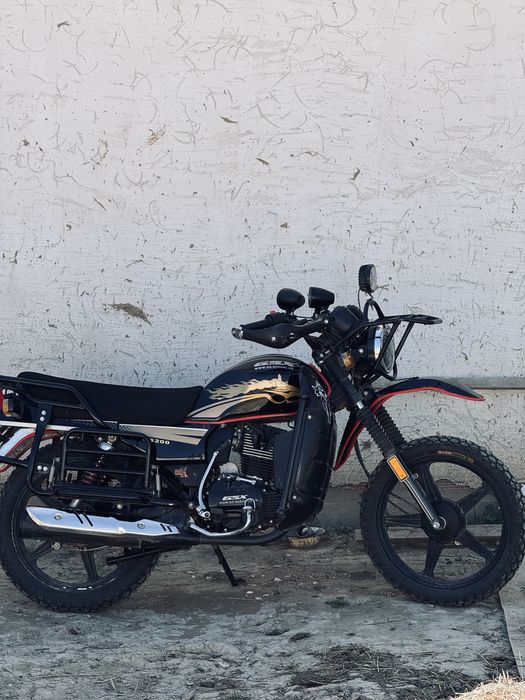 Мотоцикл Suzuki GSX 200кубов