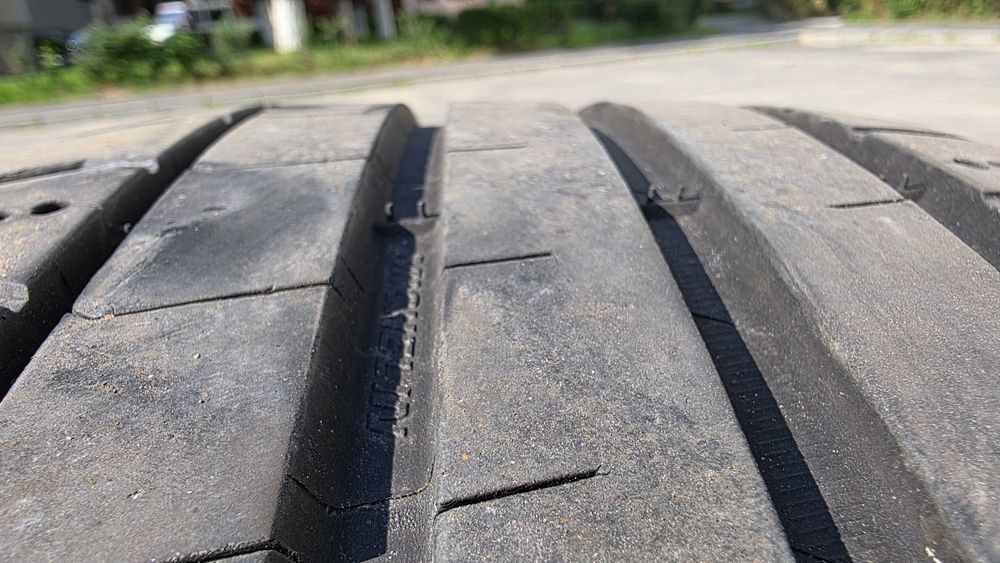 Vând 2 cauciucuri Michelin Pilot Sport 5 225 55 ZR17 aproape noi