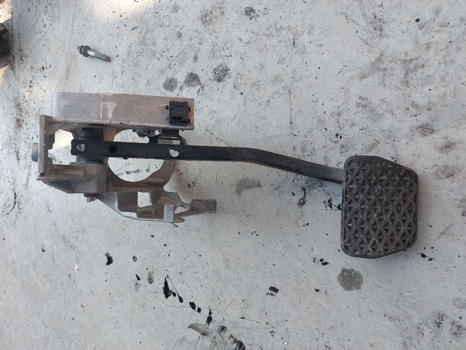 Педал спирачка Бмв bmw е60 е61 520д 177кс  n47