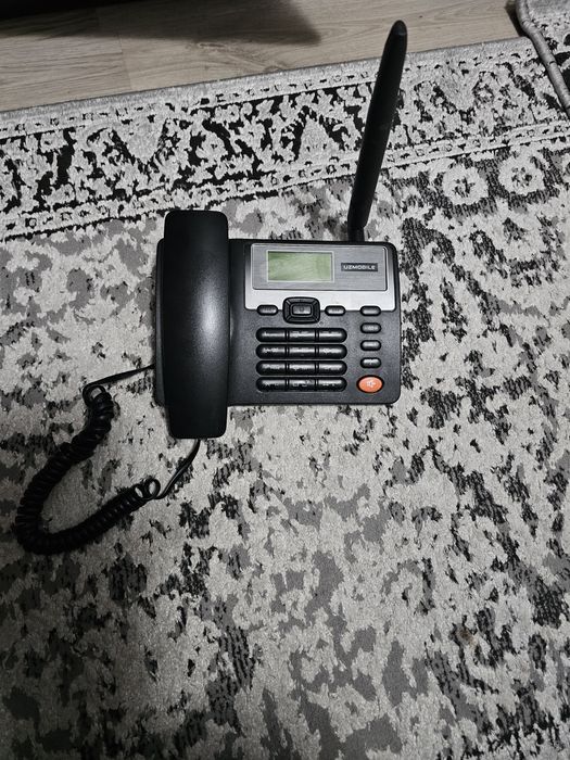 Срочная продам телефон узмабайл полные рабочим состояние.