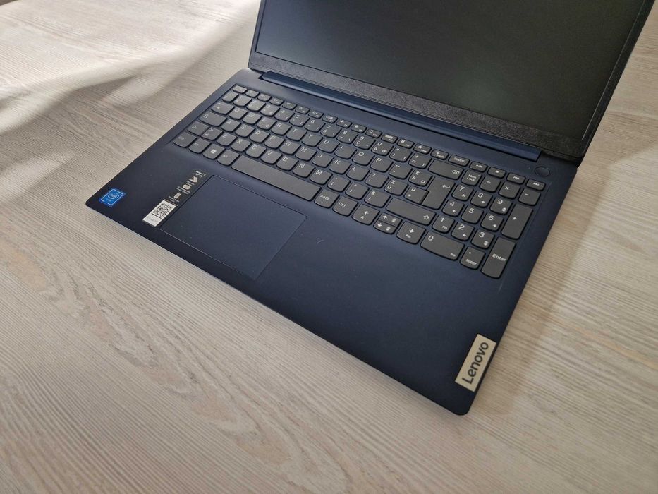 Ноутбук Lenovo Ideapad 1i / 8GB RAM / 256GB SSD / Состояние 10/10