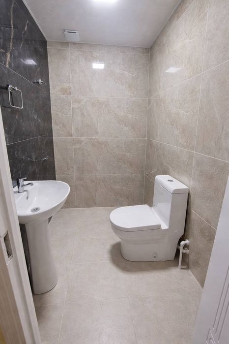 1 линия. Ор-р Метро Новза. (Хамза) 88 м2. Продаётся.