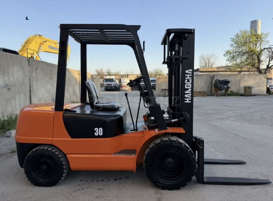 Вилочный погрузчик кара автокара