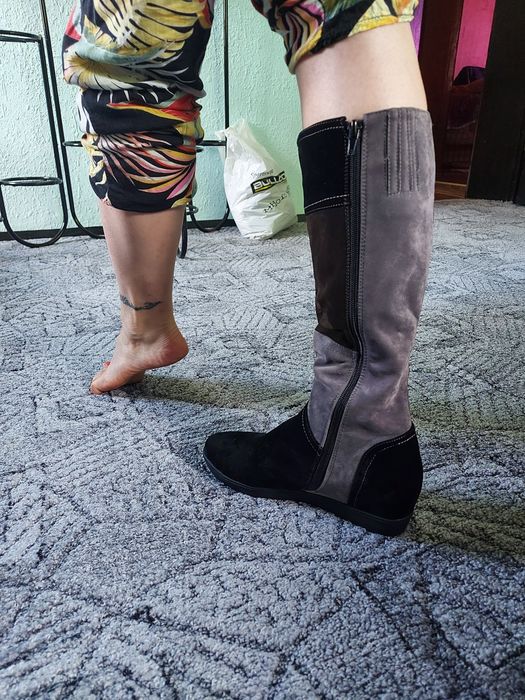 Дамски велурени ботуши