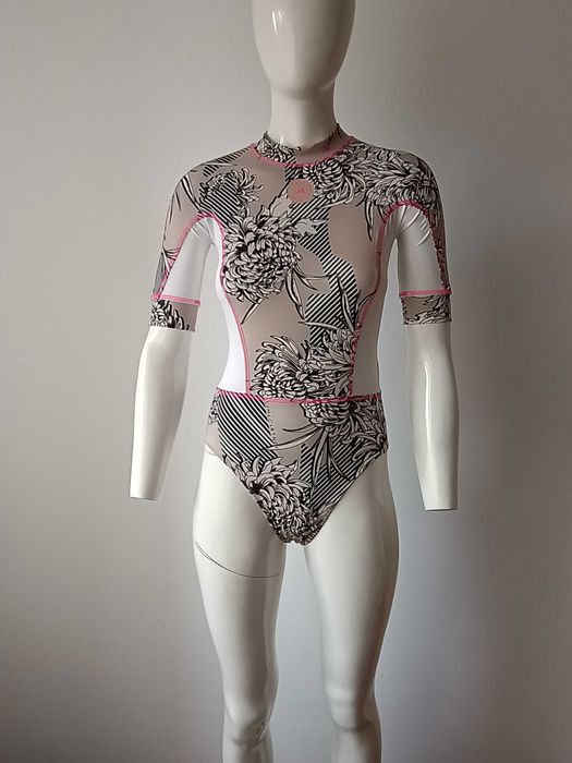 Costum de baie nou Adidas x Stella McCartney