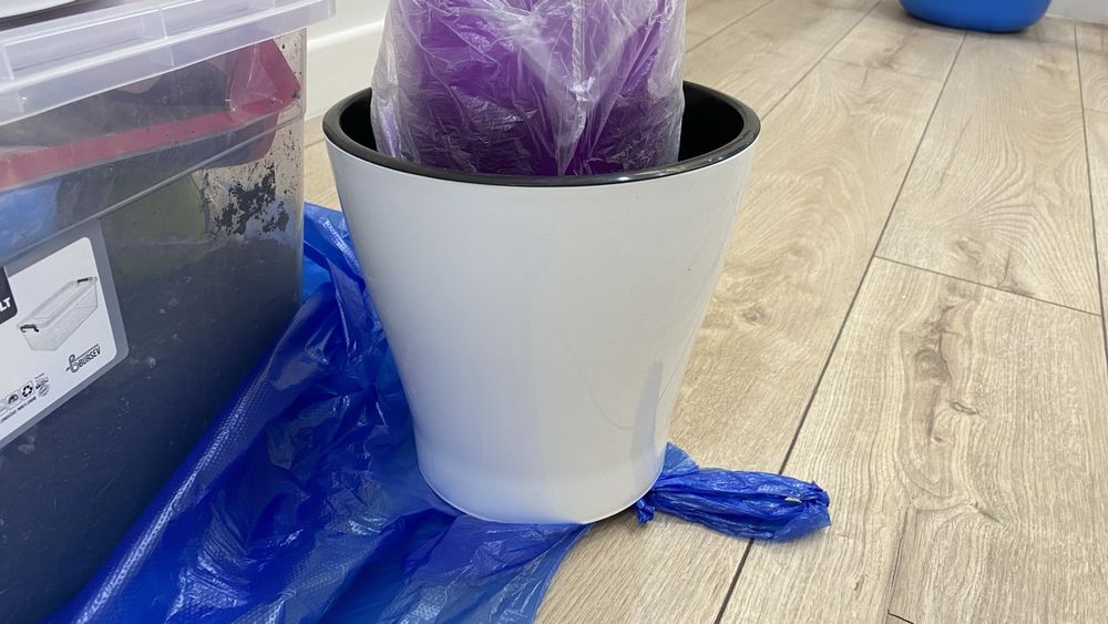 Продам горшок для цветов