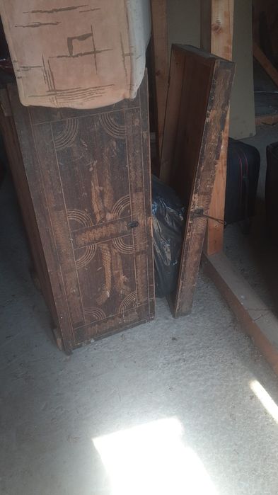 Vand mobila veche,lazi de lemn vechi