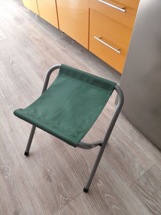 Продам расколодные стулья