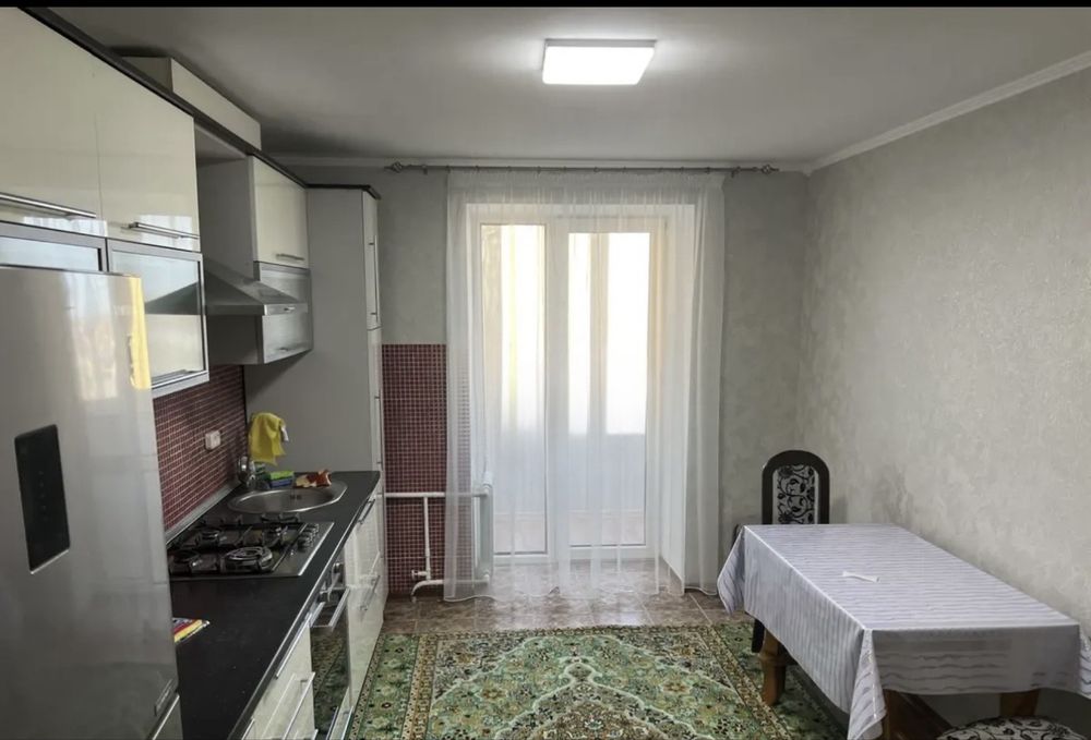 Сдается 3 комн квартира 100 кв м