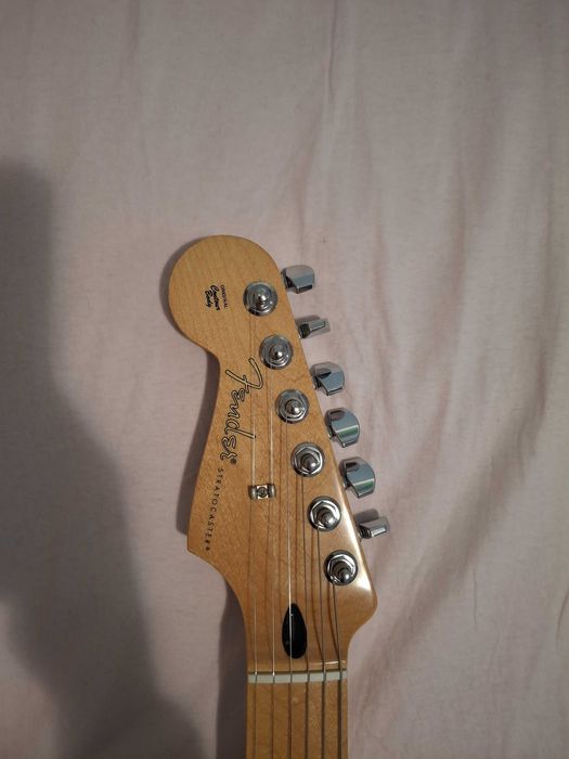 Електрическа / рок китара Fender Stratocaster за лява ръка