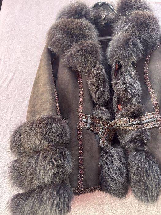 Кожух от агнешка кожа и лисица, кафяв и топъл за зимата