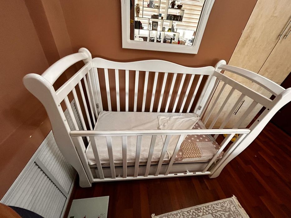 Детская кроватка