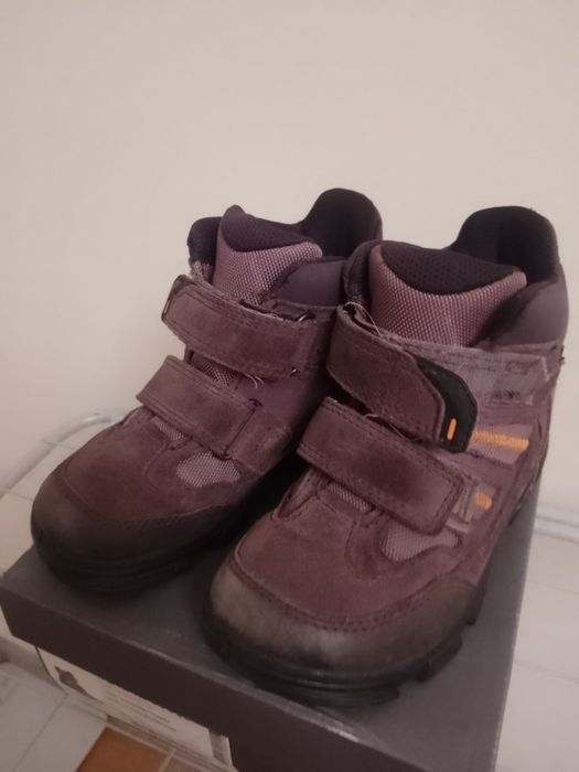 Продам обувь детская зимняя