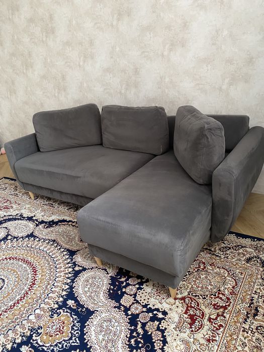 Диван в отличном состояний