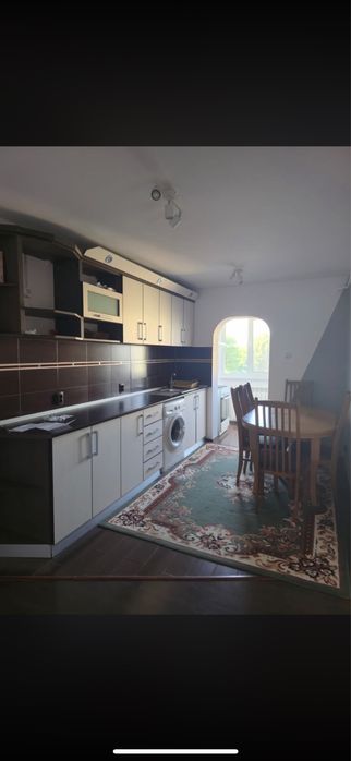 Apartament 3 camere de închiriat
