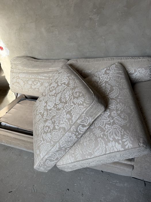 Угловой диван для гостиной