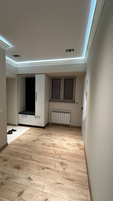 Уй сотилади,центрда 5-этаж