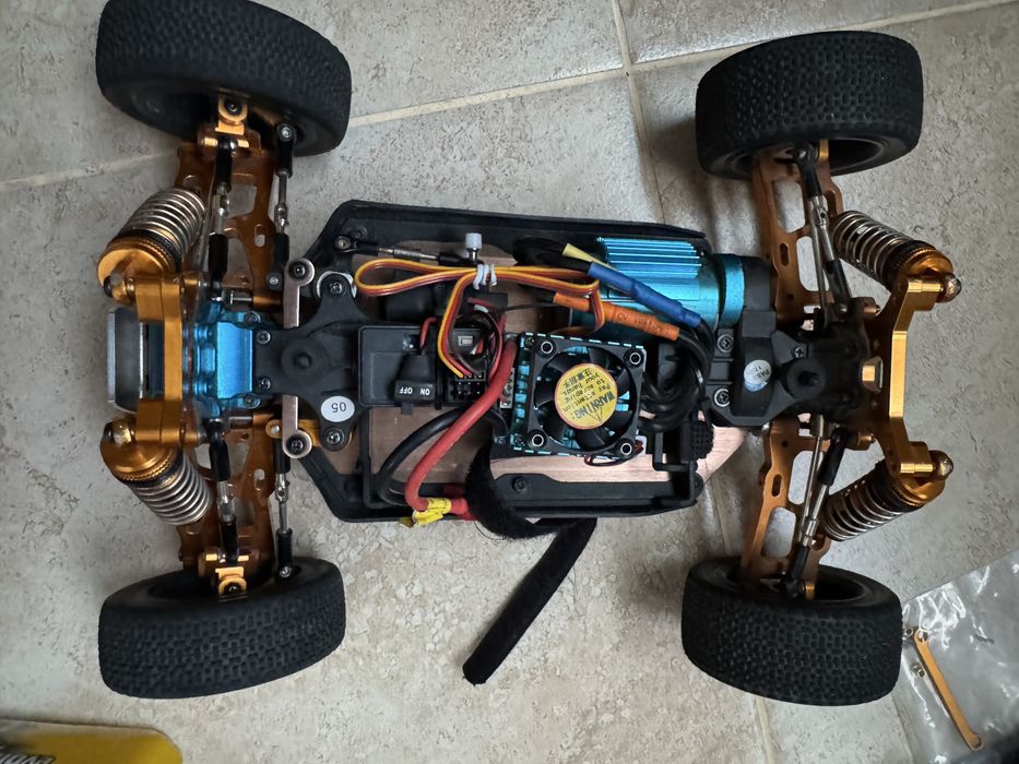 Rc кола wltoys 144010 и Rc лодка
