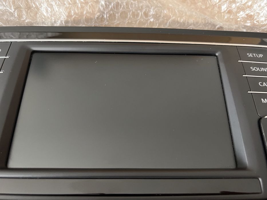 Оригинален Екран от пасат B8 с рамка Пиано лак