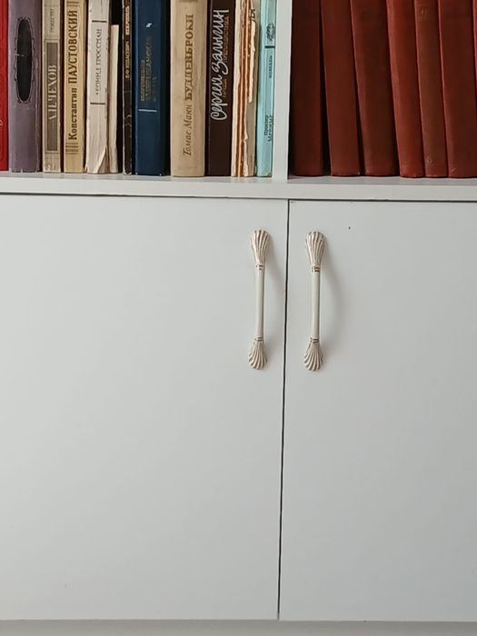 Продам Книжный стеллаж