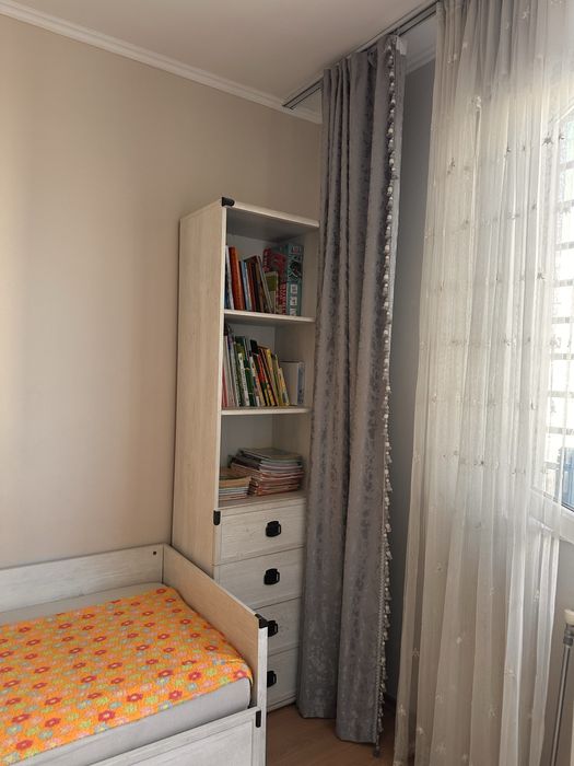 Продам детскую гарнитуру шкаф, стол письменный,диван