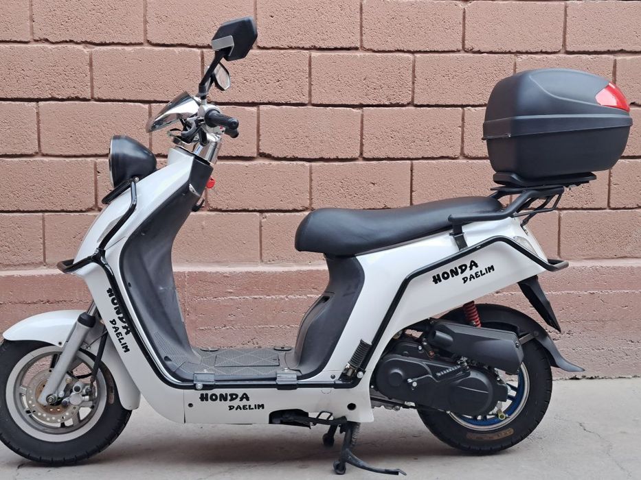 Продаётся хонда даелим 80сс!