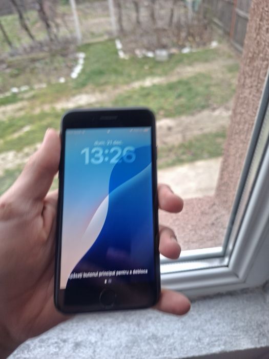 Vând Iphone SE 2020 perfect funcțional fără niciun defect
