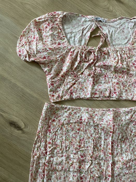 Комплект пола и блуза с къс ръкав Cropp