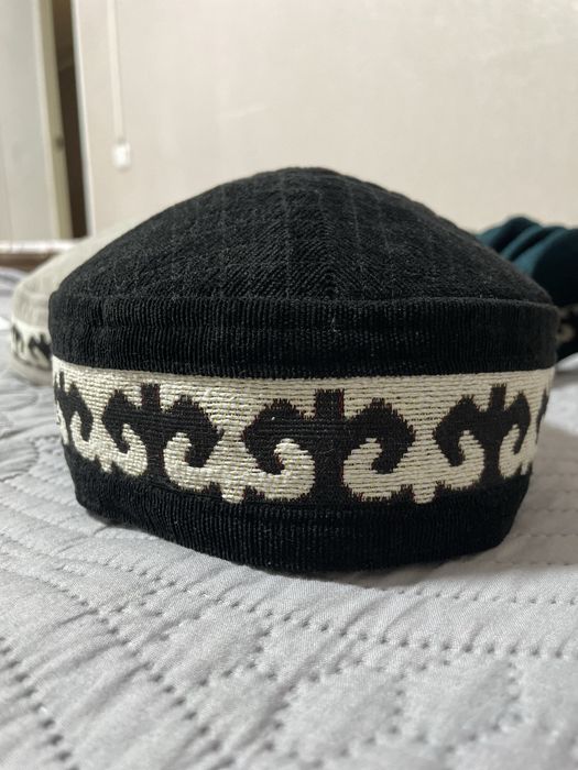 Такия Абая тақиясы