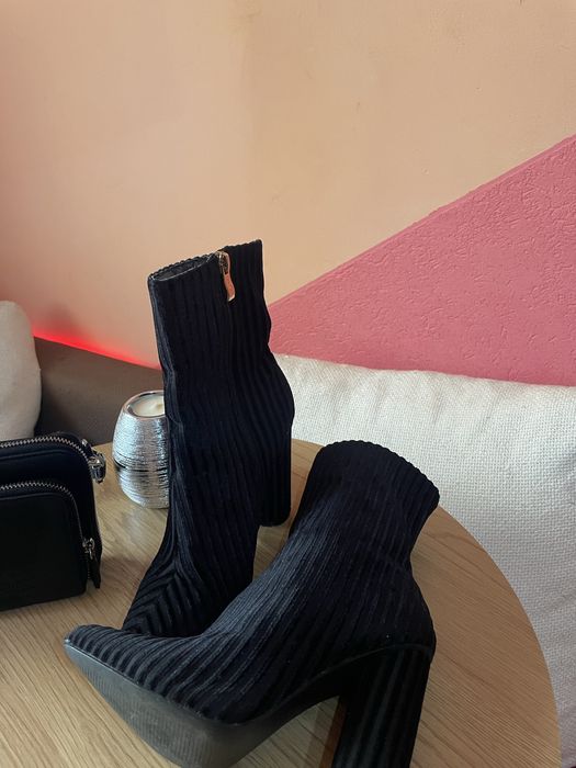 Botine cu toc elegante