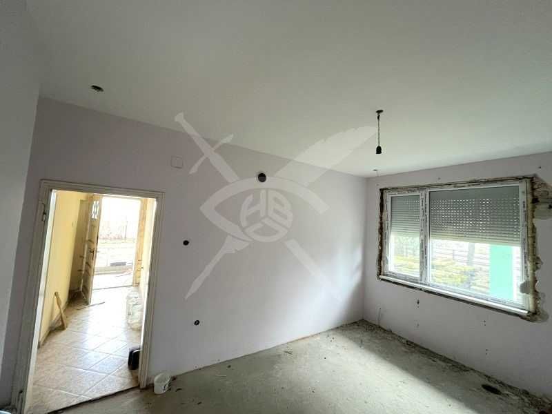 Продава се Тристаен апартамент в Бургас, Долно Езерово - 115 кв.м за 722 €/кв.м - Снимка #3