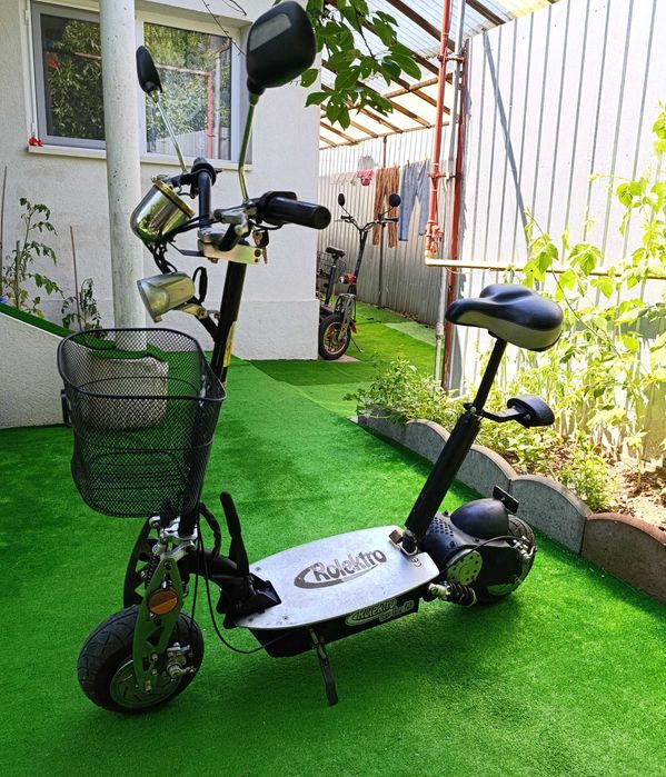 Trotineta electrica cu sa