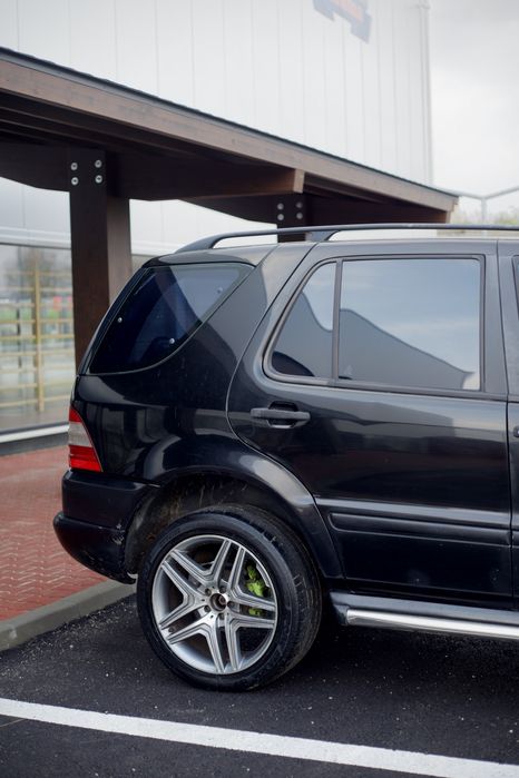 Dezmembrez Mercedes ML270 ML320 ML350 ML400 ML430 ML500 W163 usa far