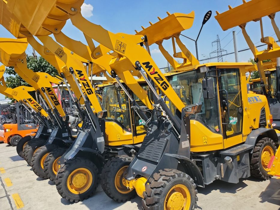 Фронтальный погрузчик 3450$
