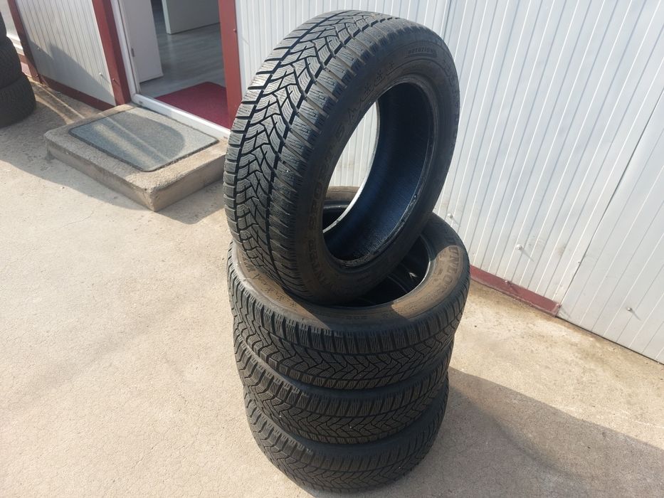 150 lei bucata! Set anvelope M+S/IARNA 205 55 16 Dunlop! 7 mm