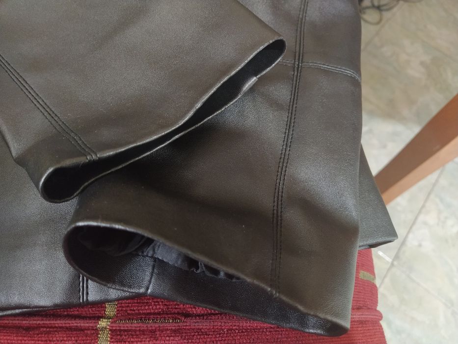 Дамско кожено яке ,, М'' - ка.